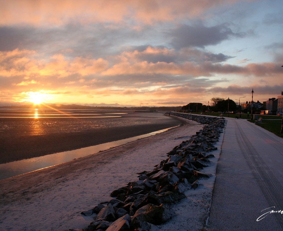 Path along Sandymount seafront