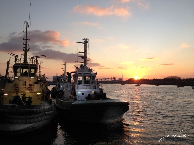 The River liffey from the East link bridge, looking out to sea