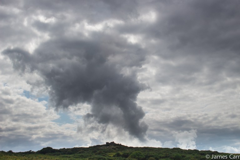 Big mad smokey looking cloud plume over Clogherhead